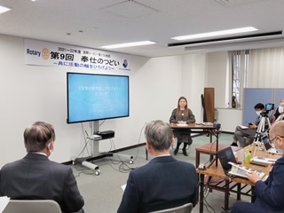 奉仕の集いの発表の様子