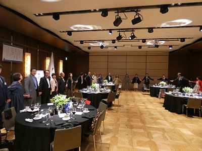 年度末夜間例会の様子