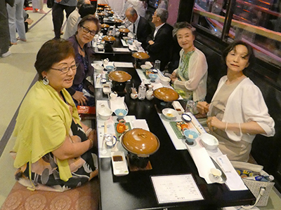 納涼夜間例会の様子