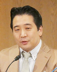 法政大学　経済学部　教授　小黒　一正様