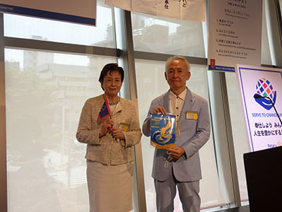 バナー交換報告の様子