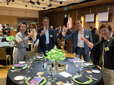 年度末夜間例会の様子