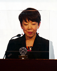 僧侶、毎日新聞客員編集委員　福本　容子様